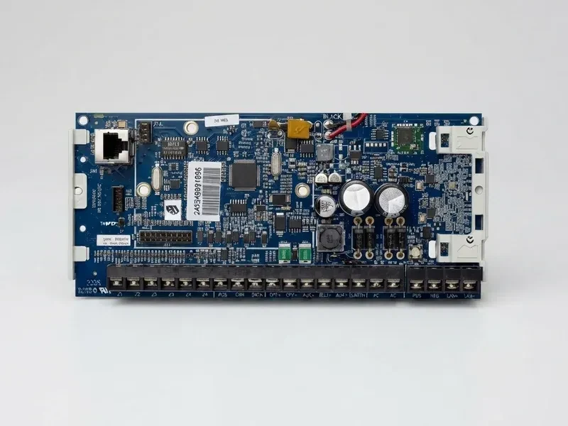CADDX NXG-4-BO, πλακέτα συναγερμού με ενσωματωμένη IP και σειρά ακροδεκτών ζωνών